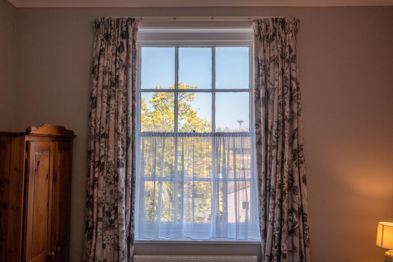 Grand 2 Bed Georgian Apartment At Florence House With King Bed, In The Heart Of Herne Bay & 300M From Beach Buitenkant foto